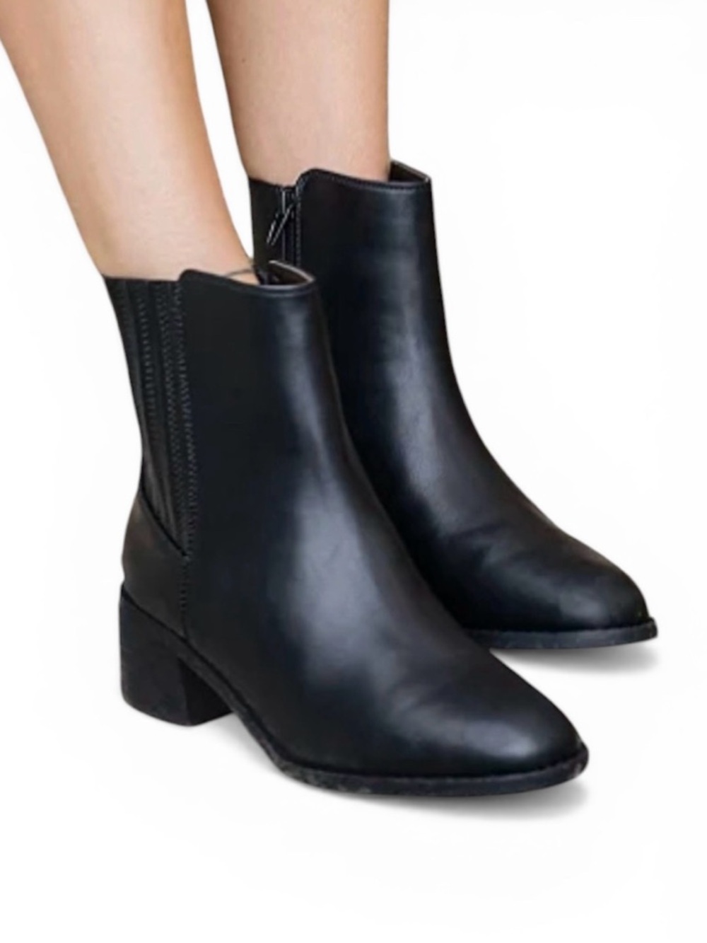 NWOB DV Dolce Vita Delilah Faux Leather Block Heel Ankle Booties Black Size 6.5